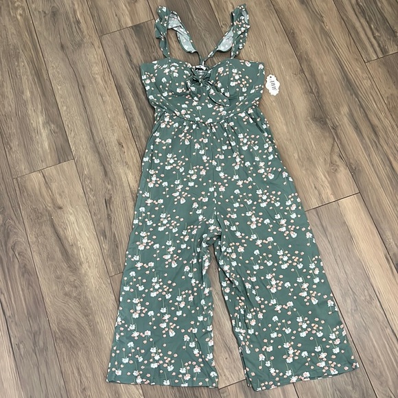Green Flowery Romper - Picture 3 of 3
